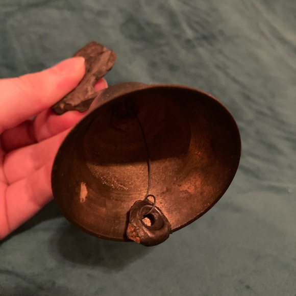 Vintage Metal Bell With Ram Top Detail - Picture 8 of 13